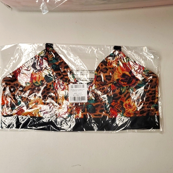 ❤️NWT VINTAGE TORRID BRALETTE - FLORAL ANIMAL WIRELESS FULL SUPPORT BACK CLOSURE - Picture 4 of 14